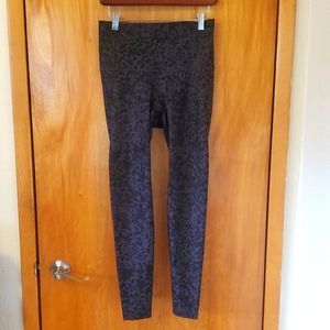 Old Navy extra high waist leopard print leggings size Medium